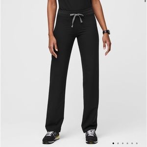 FIGS Livingston Basic Scrub Pants - Black, Large. Gently worn